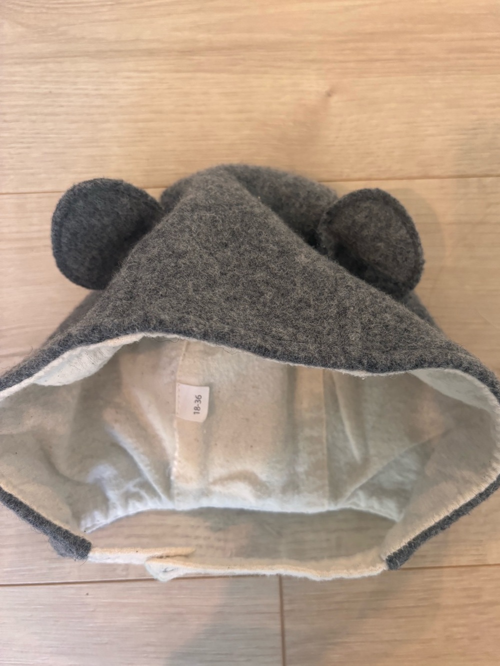 Handmade winter wool hat - Picture 3 of 3